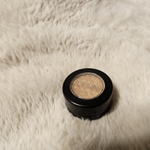 ColourPop Eyeshadow in Peekaboo - Picture 3 of 3